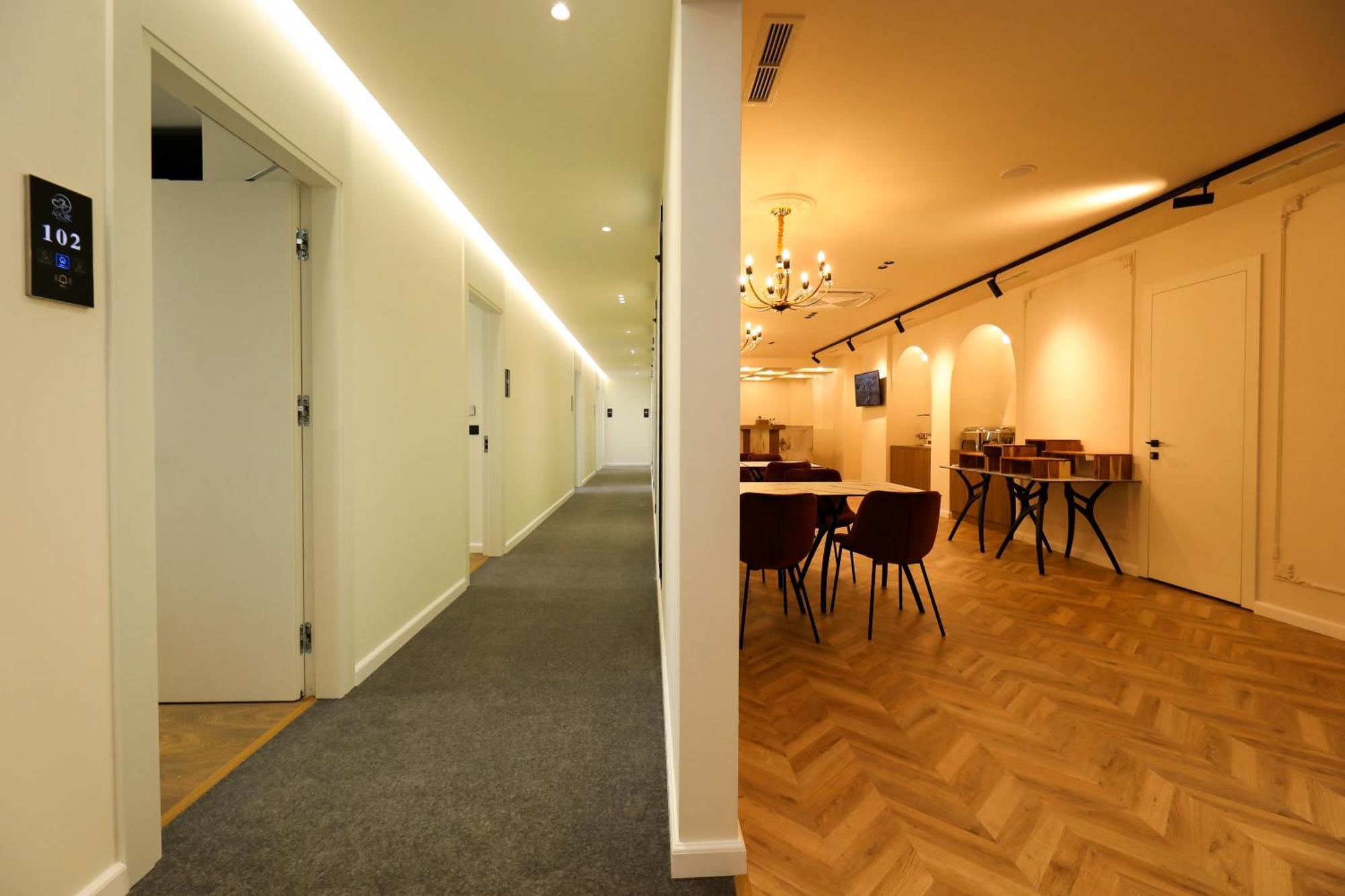 Hotel Adore Влёра Экстерьер фото