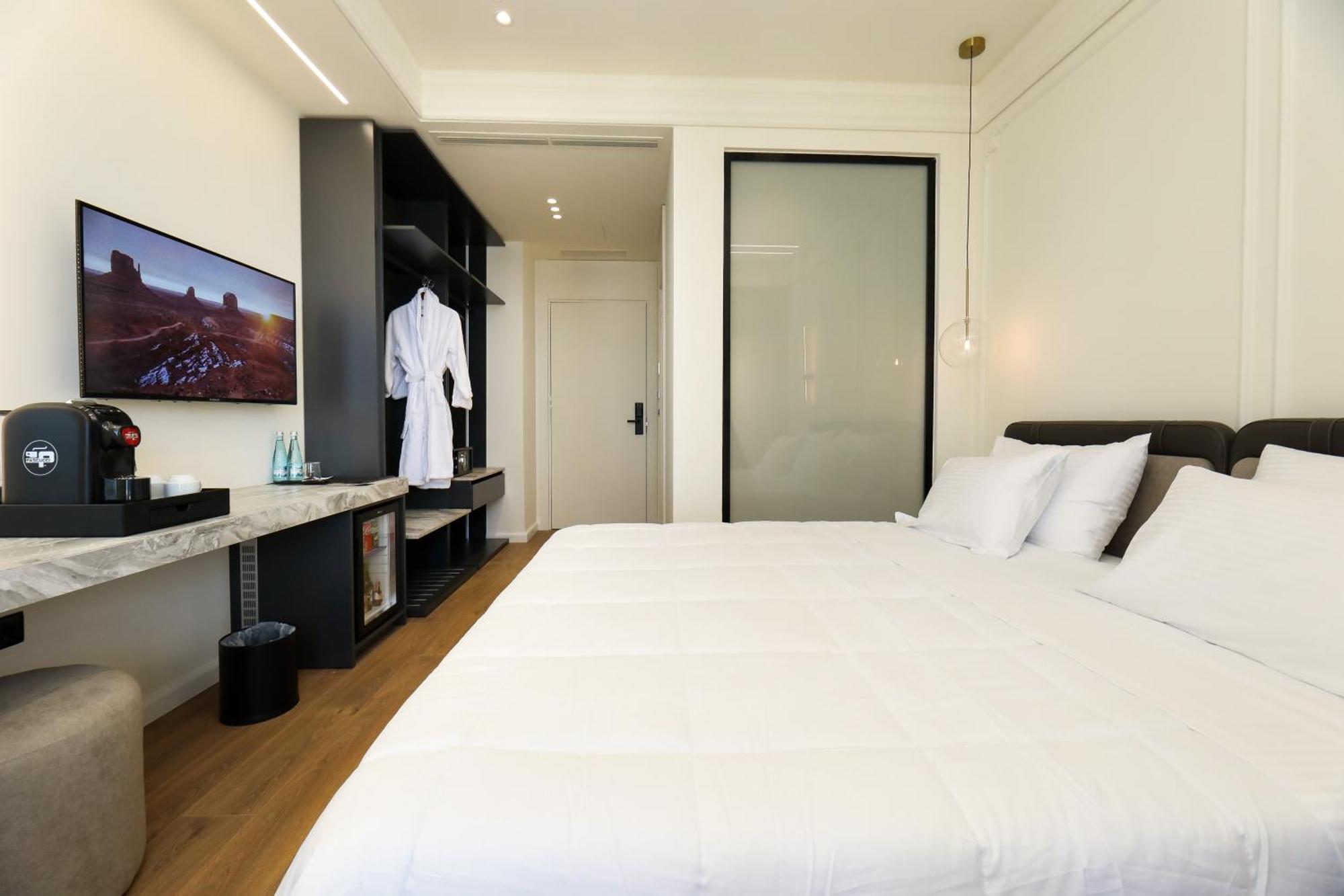 Hotel Adore Влёра Экстерьер фото