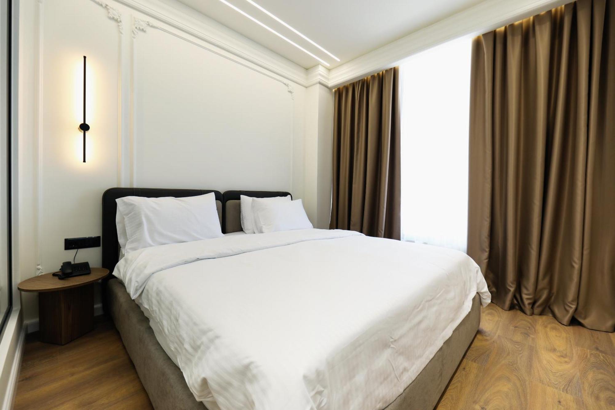 Hotel Adore Влёра Экстерьер фото