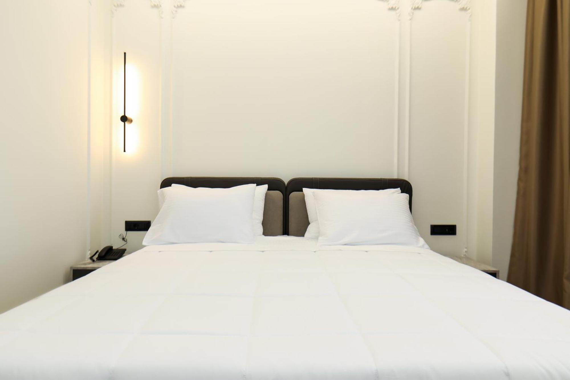 Hotel Adore Влёра Экстерьер фото