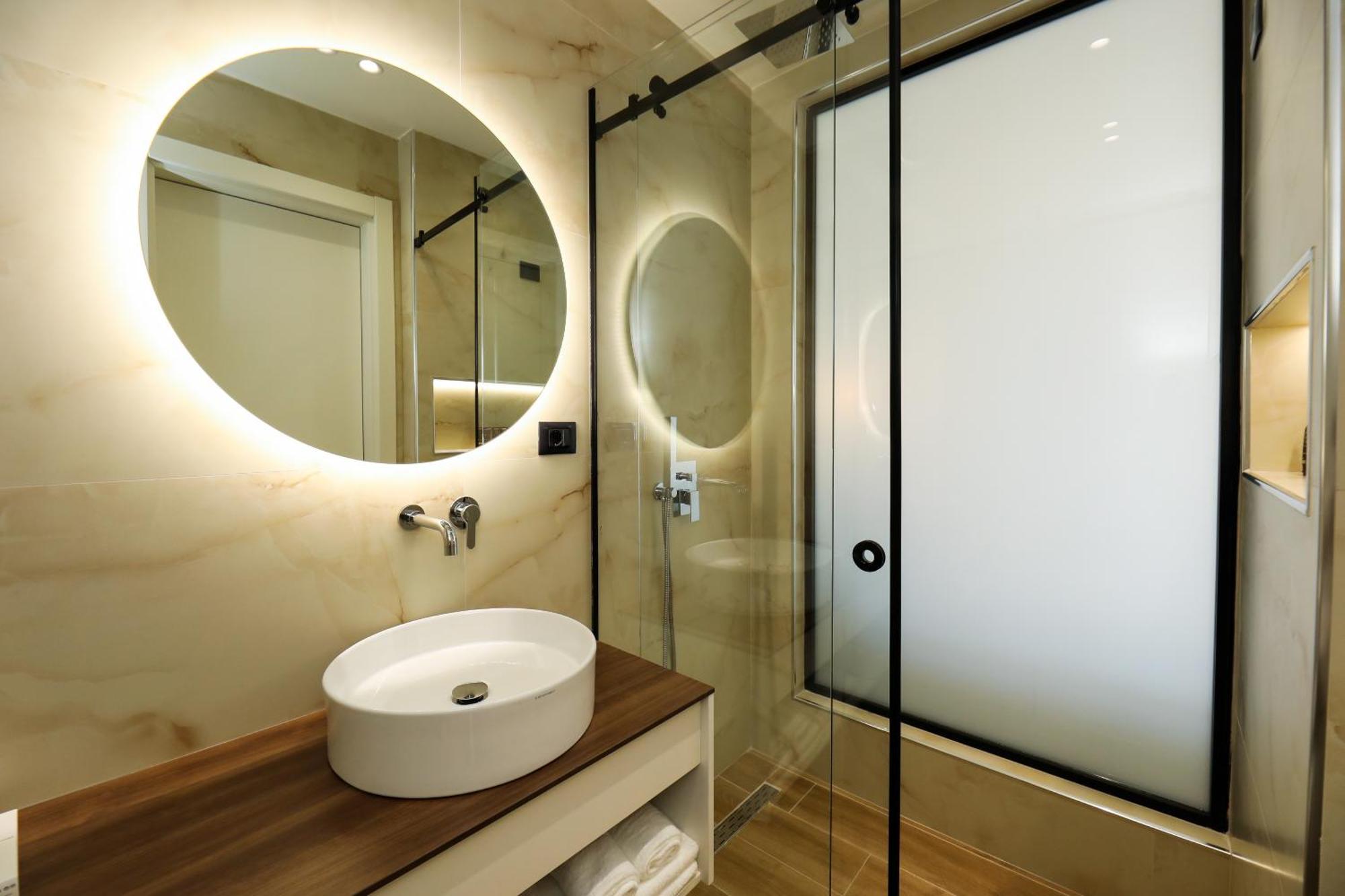 Hotel Adore Влёра Экстерьер фото