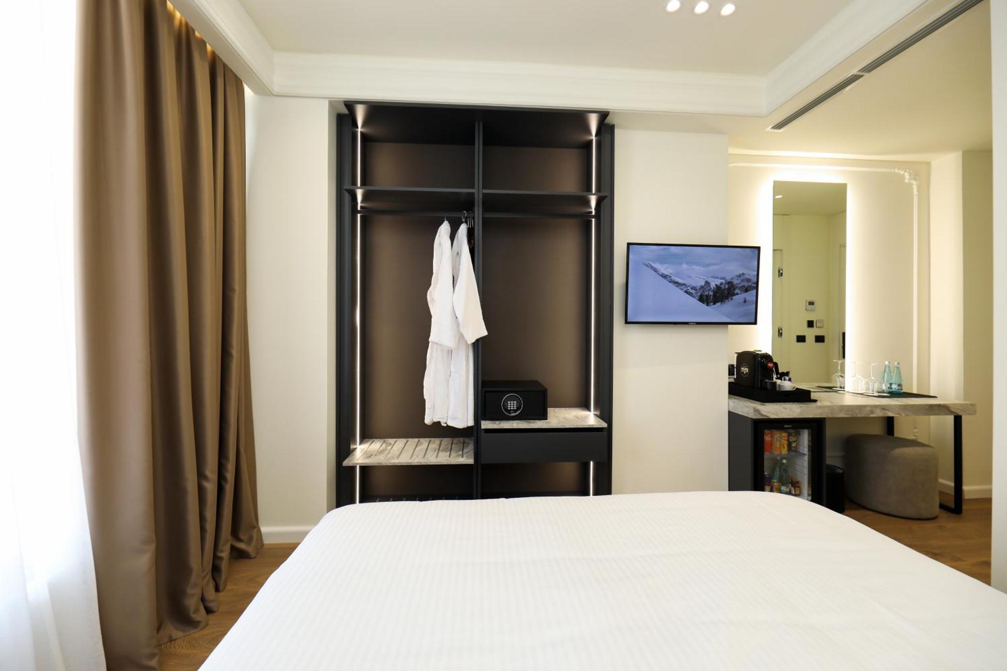 Hotel Adore Влёра Экстерьер фото