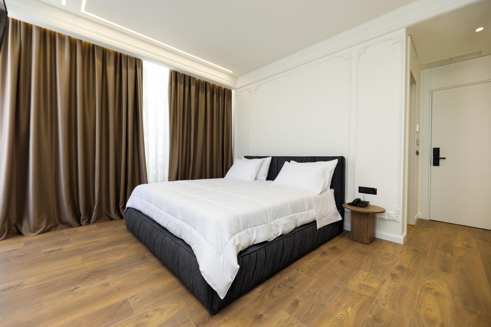Hotel Adore Влёра Экстерьер фото