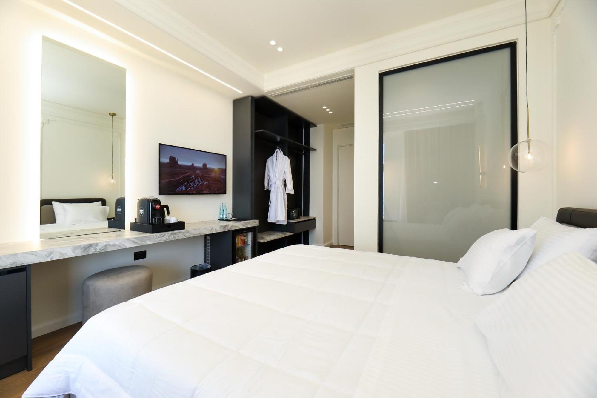 Hotel Adore Влёра Экстерьер фото