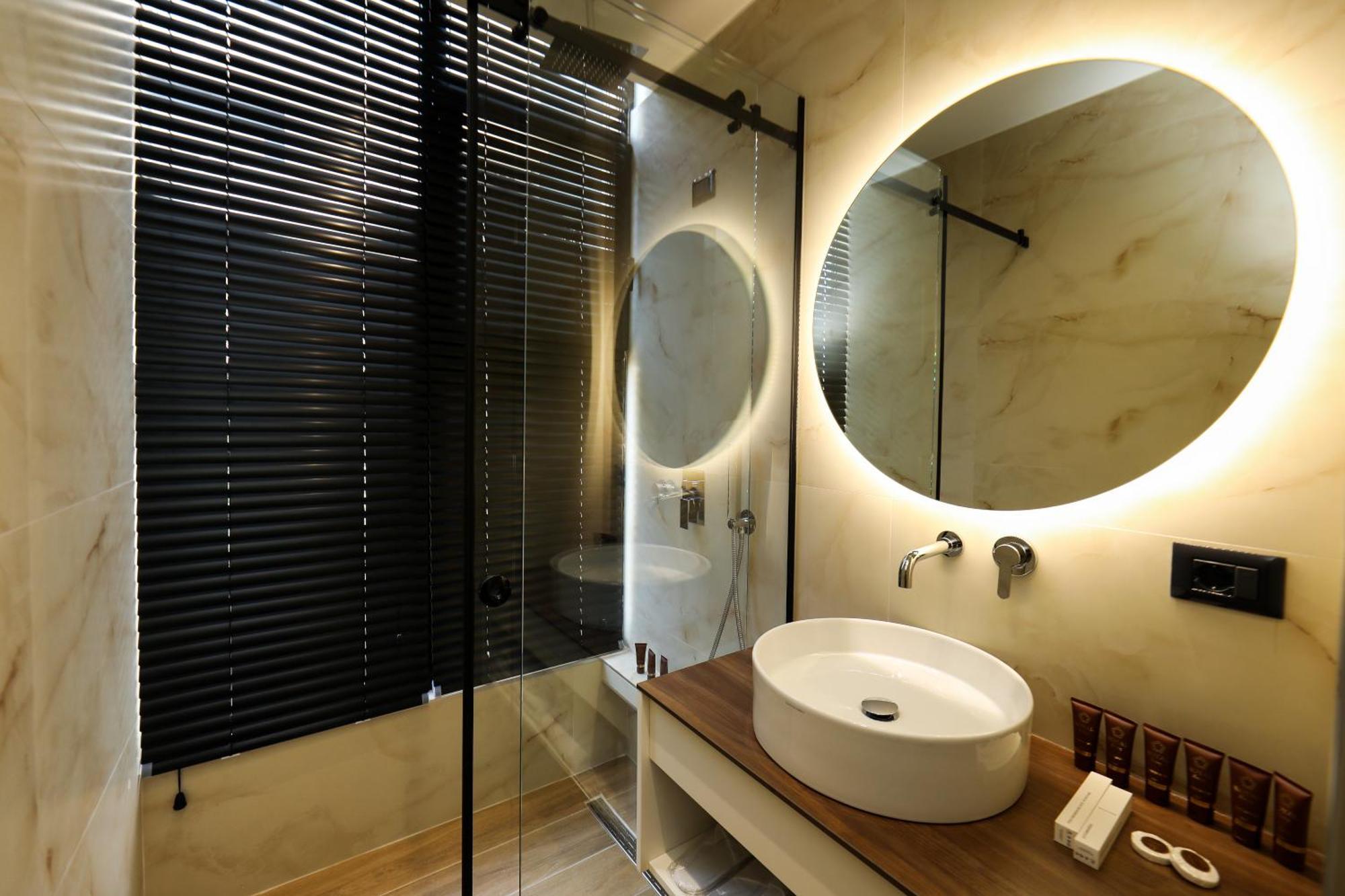 Hotel Adore Влёра Экстерьер фото